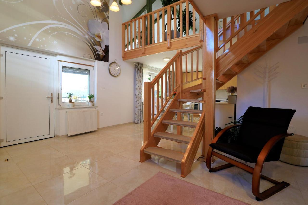 Luxury Apartman Alex With Sauna In The Village Otočac المظهر الخارجي الصورة